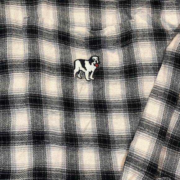Big Dogs Men Large Flannel Long Sleeve Button Up Black Plaid Big Dog Logo Patch - Picture 1 of 6